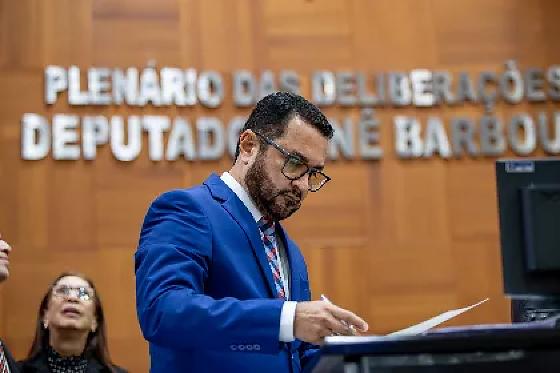 Enfermeiro Dejamir Soares toma posse como deputado e reforça defesa da saúde pública